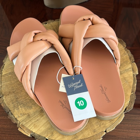 Universal Thread *NWT* Women’s Cosette Sandals in Coral - Picture 2 of 10